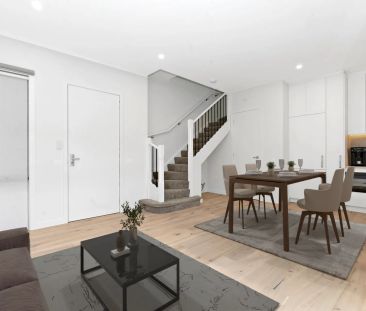 Brand New Luxury Townhouse with Private Rooftop Retreat! - Photo 5