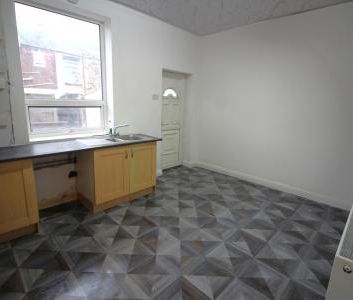 Randolph Street, Oldham, OL8 - Photo 4