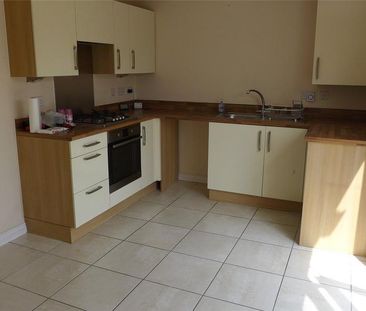 3 bedroom end of terrace house to rent - Photo 3