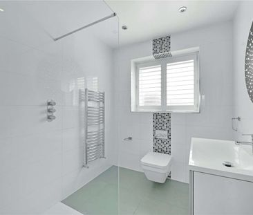 Spacious detached family home with large garden, studio and impress... - Photo 6