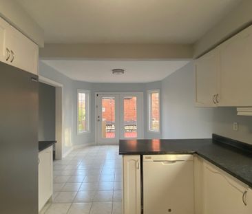 For Lease - 104 Inverhuron Trail, Oakville, Ontario - Photo 4