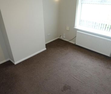 2 bedroom semi-detached house to rent - Photo 4