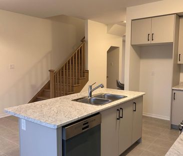 For Lease - 8 Baskett Street, Brantford, Ontario - Photo 6
