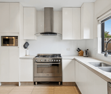 Comfortable Living in a Quiet Setting - Photo 1