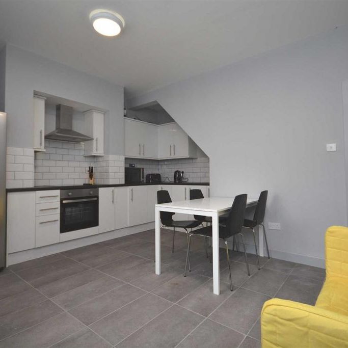 1 bedroom in a house share to rent - Photo 1