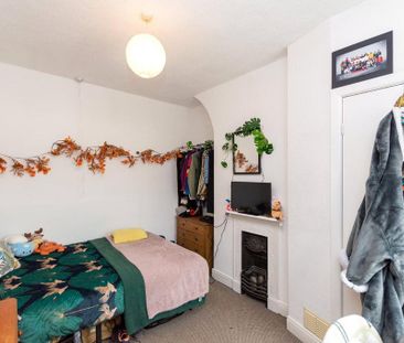 4 bedroom terraced house to rent - Photo 6