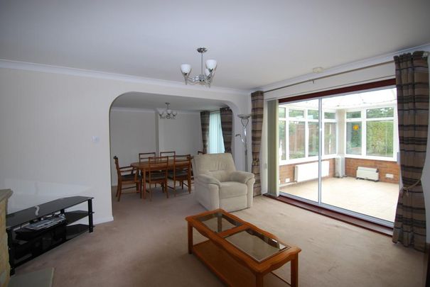 2 bedroom detached bungalow to rent - Photo 1