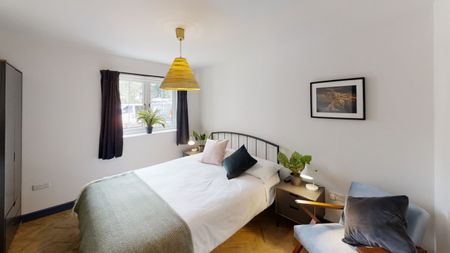 2 Bedroom Flat- Garden- Filton - Photo 3