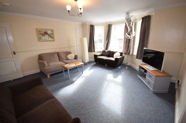 To Rent Queens Road, Westbourne, Bournemouth, BH2 £1,370 pcm Tenancy Info - Photo 1