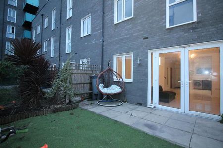 4 bedroom terraced house to rent - Photo 3