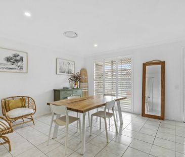 Spacious Four Bedroom Family Home in Quiet Cul-de-Sac - Furnished - Photo 2