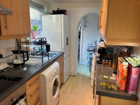 2 Bed Terraced House, Gladys Road, B67 - Photo 5