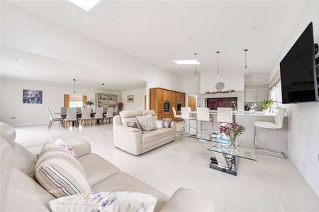 An exceptional rural home with expansive countryside views - Photo 2