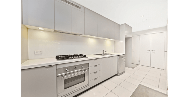 Modern 2-Bedroom Apartment with Secure Parking in Rhodes - Photo 1