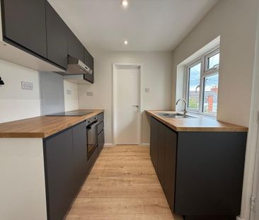 2 bedroom terraced house to rent - Photo 2
