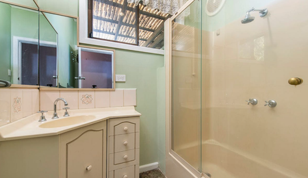 36 Blazey Rd, Croydon South VIC 3136 - House For Rent | Domain - Photo 3