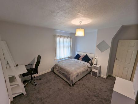 3 bedroom terraced house to rent - Photo 5