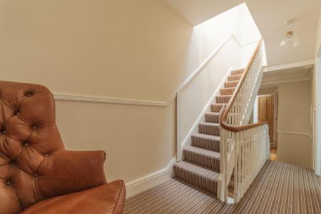 5 bedroom semi-detached house to rent - Photo 2