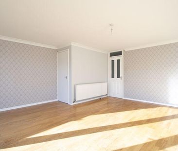 3 bedroom end of terrace house to rent - Photo 3