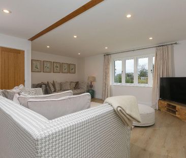 3 bedroom detached house to rent - Photo 2