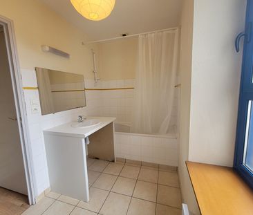 Location Appartement 4 pièces 74m² - Photo 6