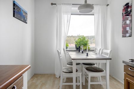 Ljus och välplanerad tvåa med inglasad balkong i Västra Frölunda! - Foto 2