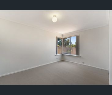 8 Poseidon Way, Parkwood, WA 6147 - Photo 2