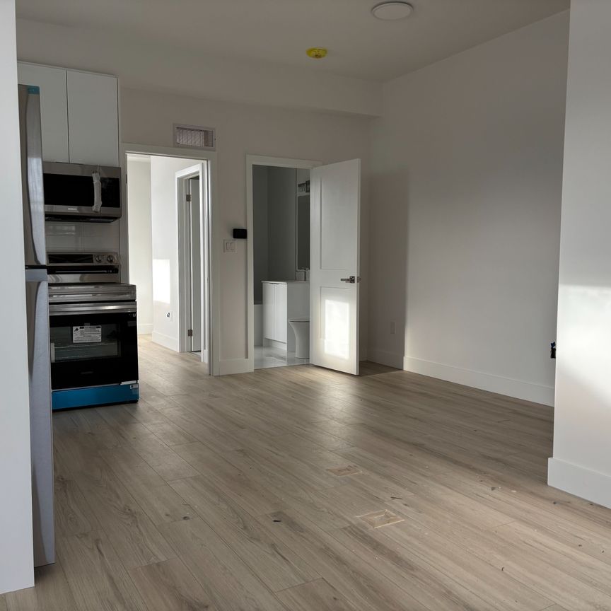 For Lease - 7277 Wilson Crescent Unit# 107, Niagara Falls, Ontario - Photo 1