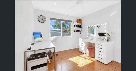 18 Sibyl Street, Southport QLD 4215 - House For Rent | Domain - Photo 4