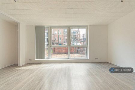 3 bedroom maisonette to rent - Photo 2