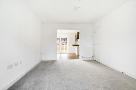 3 bedroom detached house to rent - Photo 2