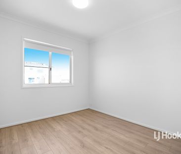 16 Blade Circuit, Fraser Rise VIC, Belconnen - Photo 2