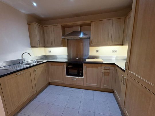 2 bedroom Flat To Let - Photo 1