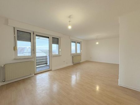 Großzügige 5-ZKB-Wohnung mit Einbauküche & großem Balkon In Saarbrücken-Burbach - Foto 2