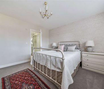 A stylish and contemporary family home in a sought-after location - Photo 6