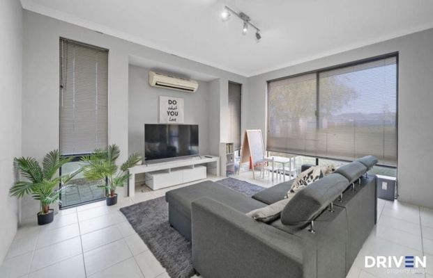 Modern Comfort, Elevated Living & Everyday Convenience! - Photo 1