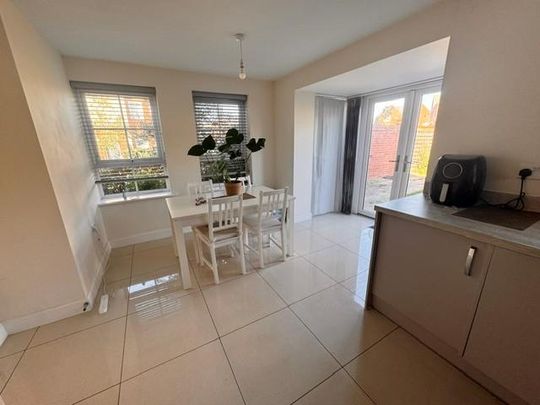 4 bedroom property to rent - Photo 1
