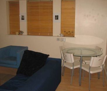 2 Bed Flat, Warwick Lodge, NW2 - Photo 2