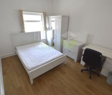 4 bedroom flat to rent - Photo 6