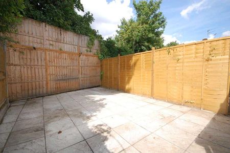 Pine Close, Southgate, N14 - Photo 5