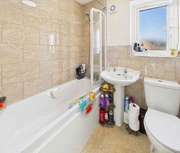 2 bedroom semi-detached house to rent - Photo 5