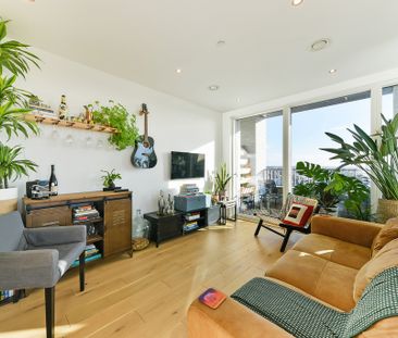 Duval House, SW11, London - Photo 1