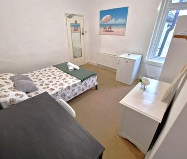 Westbrook, Bournemouth, BH1 - Photo 4