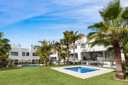 Alquiler de chalet pareado en Avenida La Finca - Photo 3