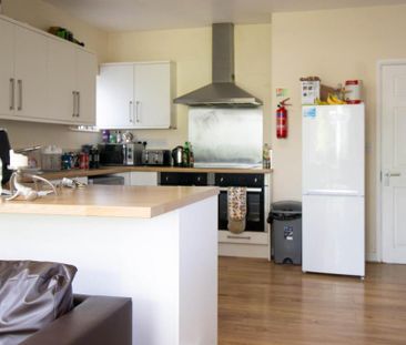 1 bedroom in a house share to rent - Photo 4