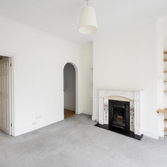 1 Bed Flat - Photo 1