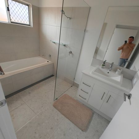 Smithfield - Photo 3