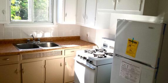 4 1/2 Cote des Neiges chauffé/heated - Photo 2