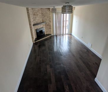 For Lease - 378 Hansen Road, Brampton, Ontario - Photo 2