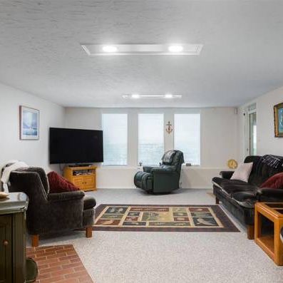 Basement Suite - Photo 1